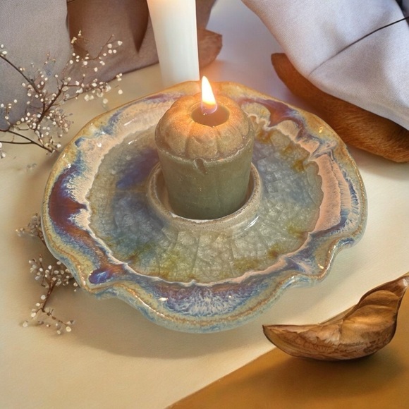 Artisan Pottery Cracked Glass
Tealight Holder Wavy Trim
Blue Cracked Glass - Picture 6 of 13